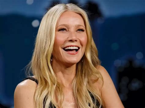 nude pics of gwyneth paltrow|Gwyneth Paltrow Shares Golden Nudes for 50th Birthday: Vogue。